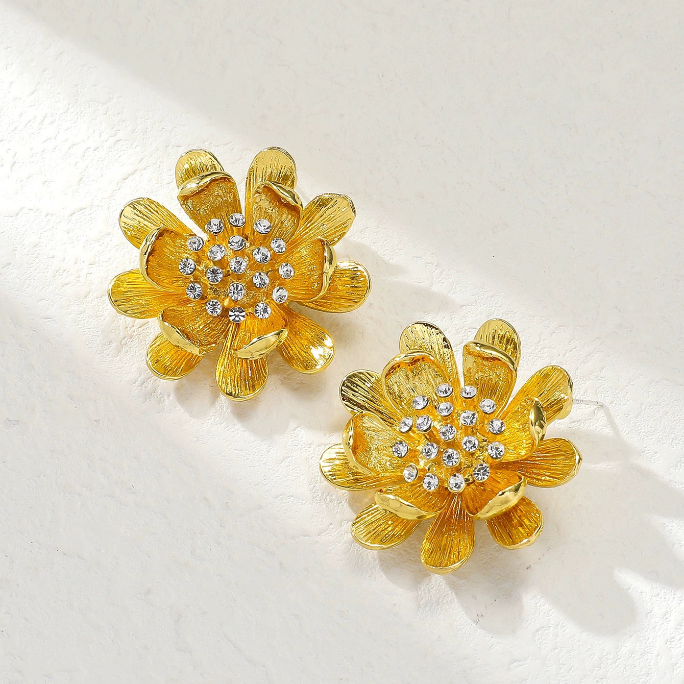 vintage floral earrings with diamonds, palace style, vintage