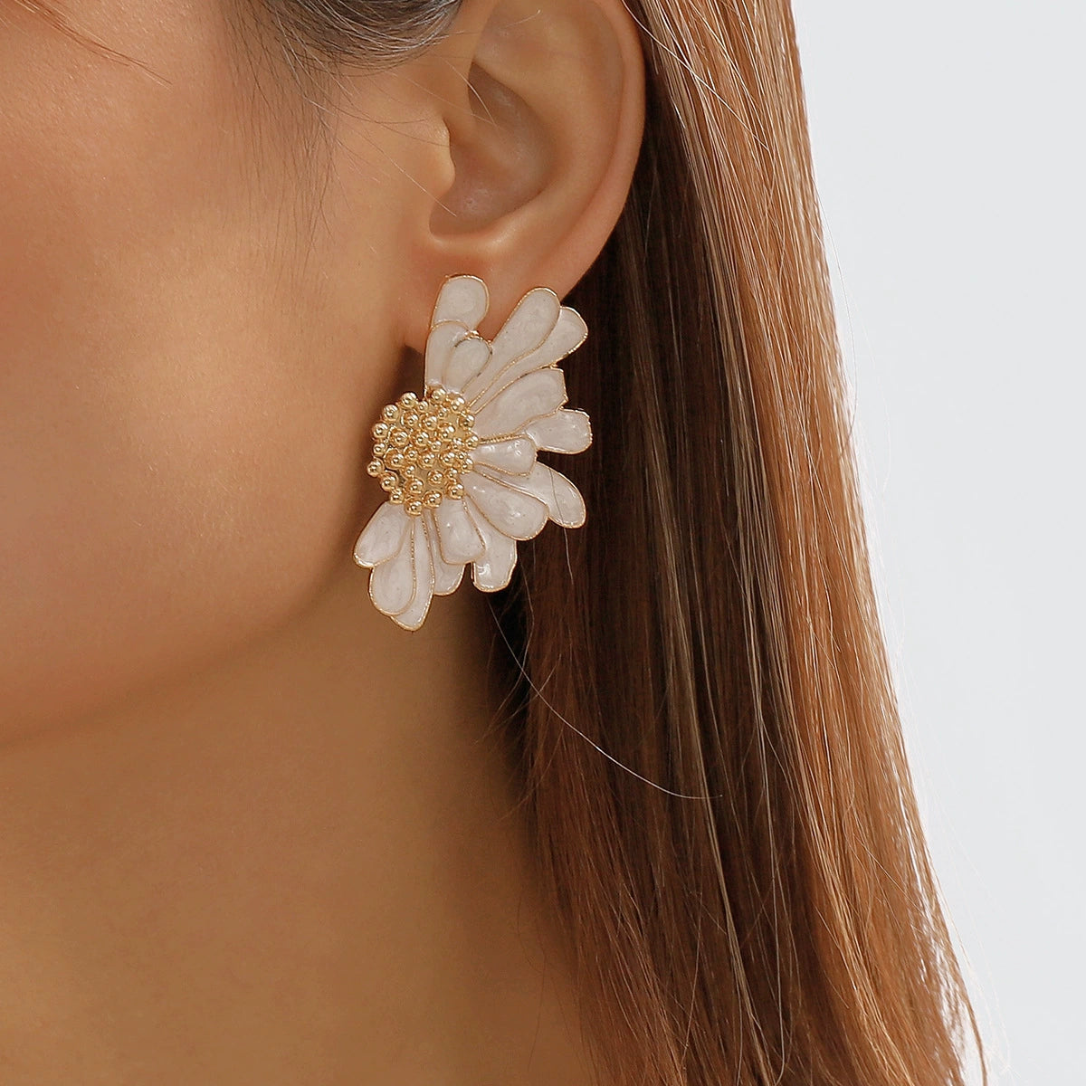 Colored flower stud earrings