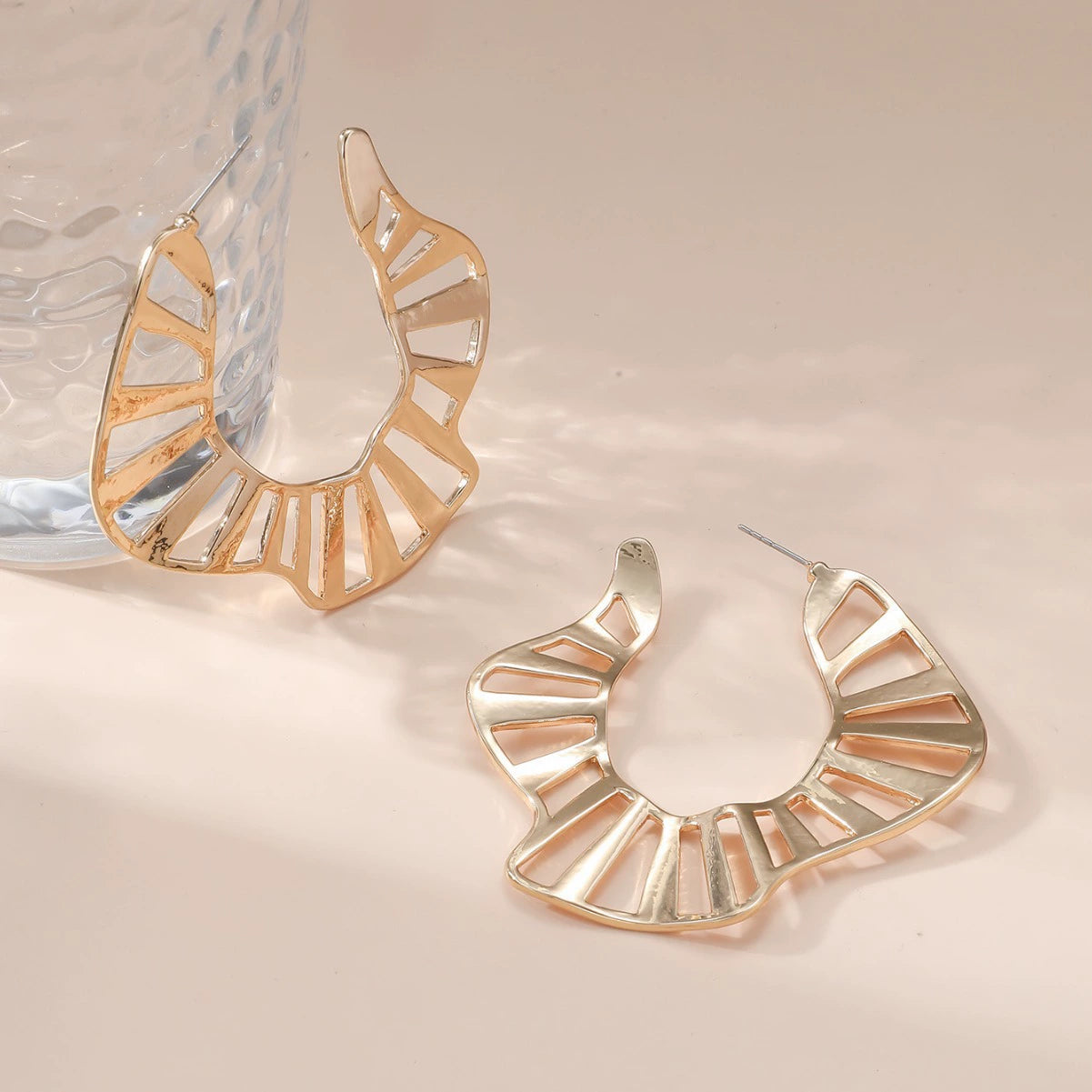 Geometric irregular earrings, creative, hollow,metal