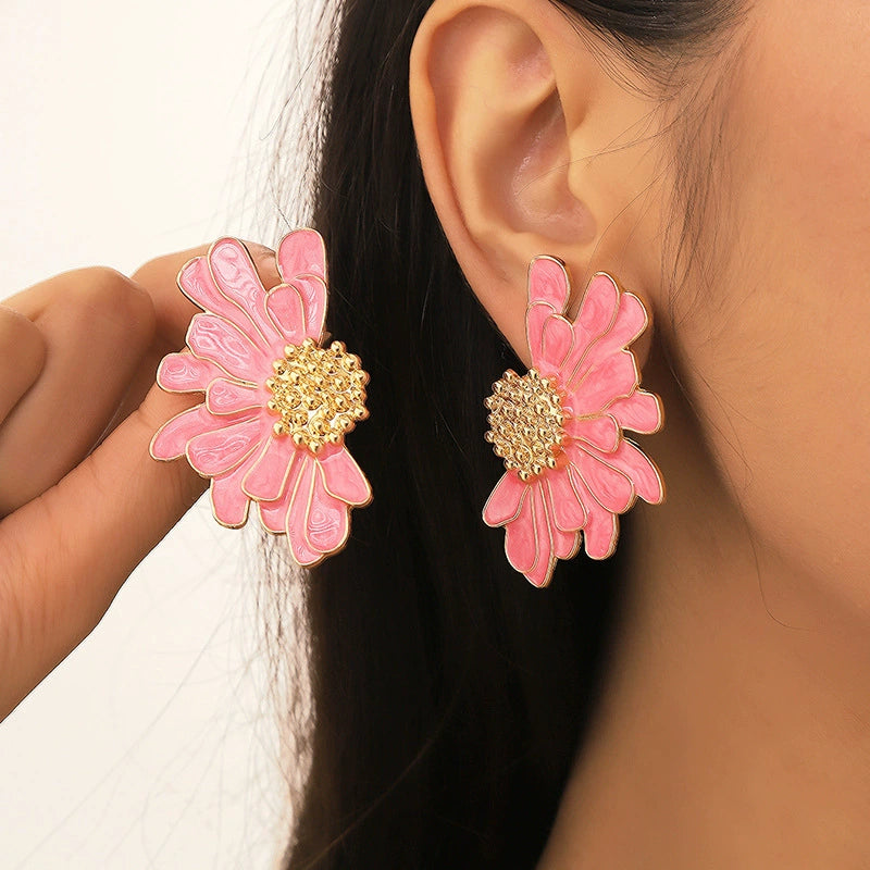 Colored flower stud earrings