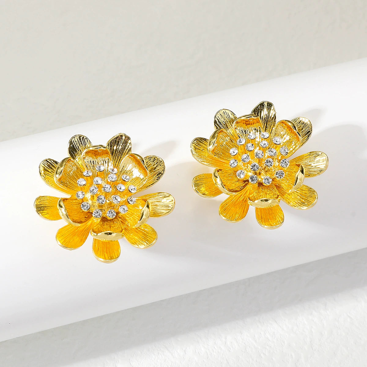 vintage floral earrings with diamonds, palace style, vintage